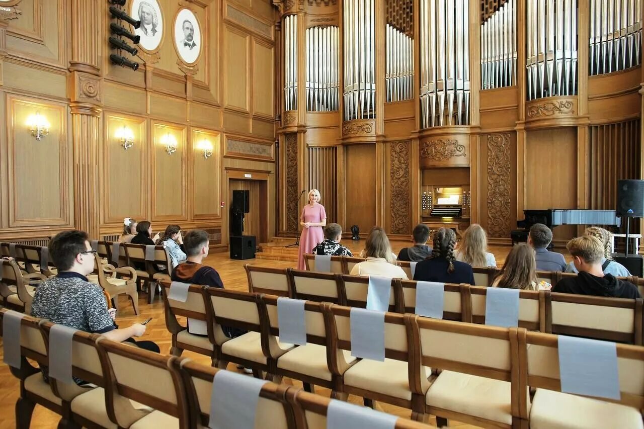 пензенская филармония органный зал. пензенская филармония зал. пензенская филармония органный зал. органный зал пензенской областной филармонии. филармония органный зал.