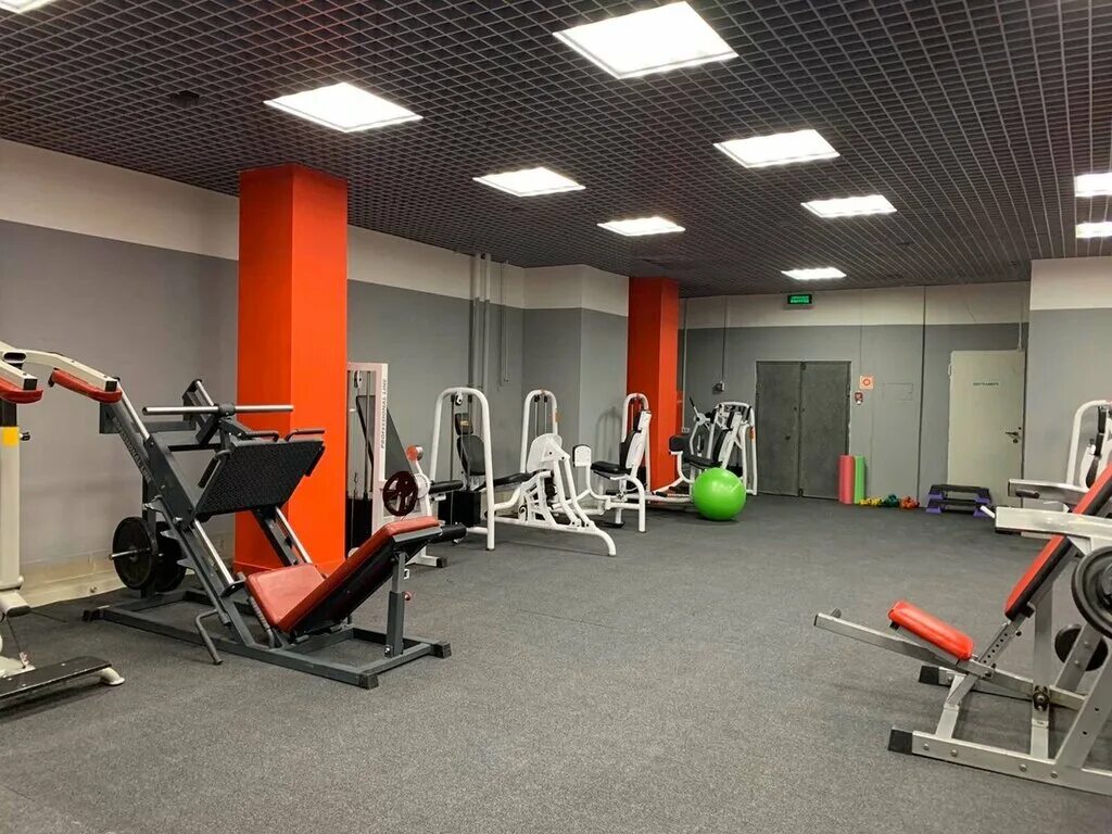 Фитнес клуб чкаловский район екатеринбург. Фитнес центр площадь. Фитнес моздок атлантис. Расстановка тренажеров в тренажерном зале. Фитнес центр площадь.