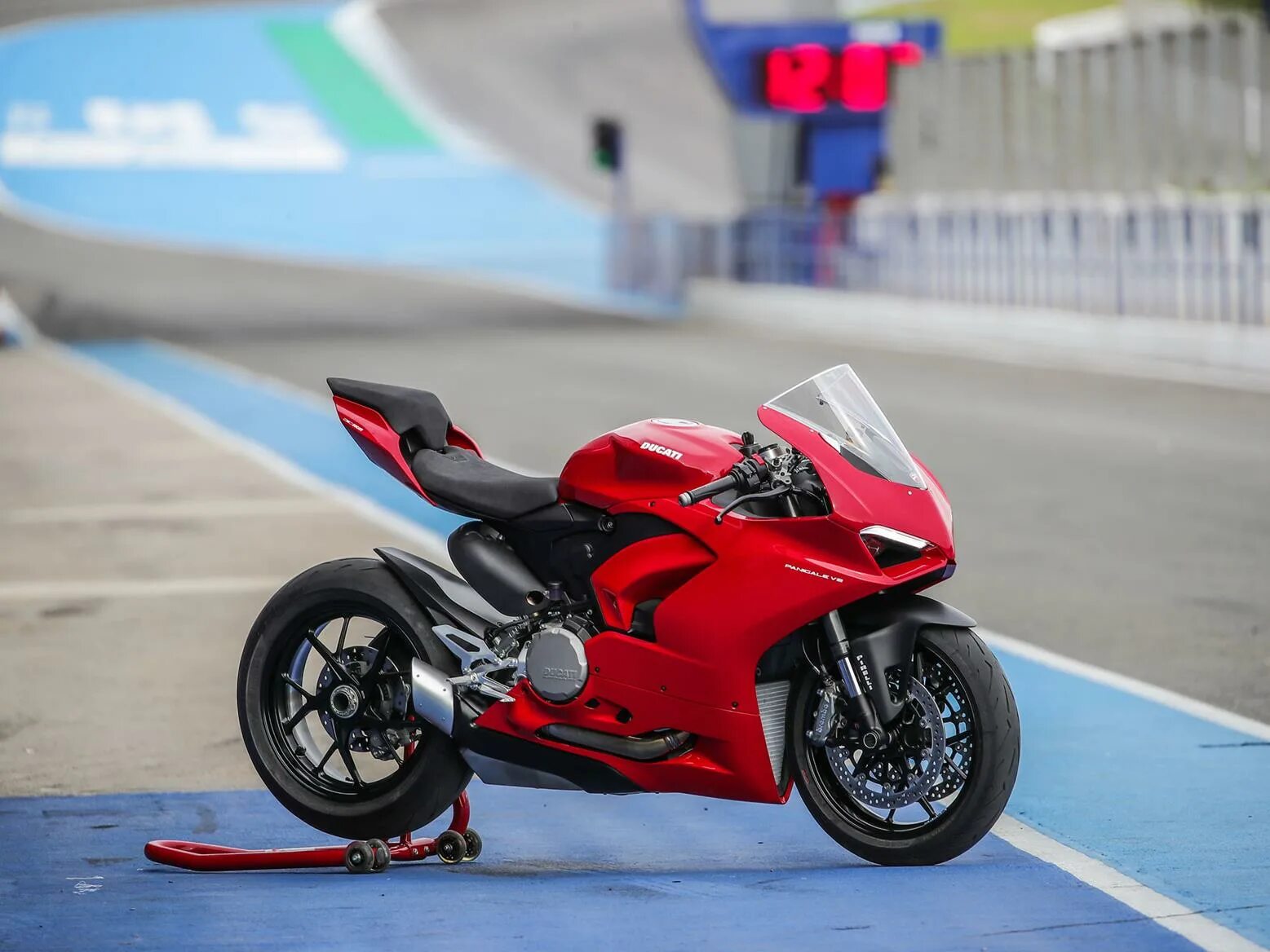 Ducati panigale v2