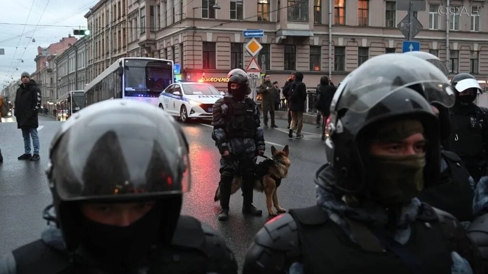 Фсб фото. Русские националисты. Национализм в россии. Иноагенты экстремисты. Иноагенты экстремисты.