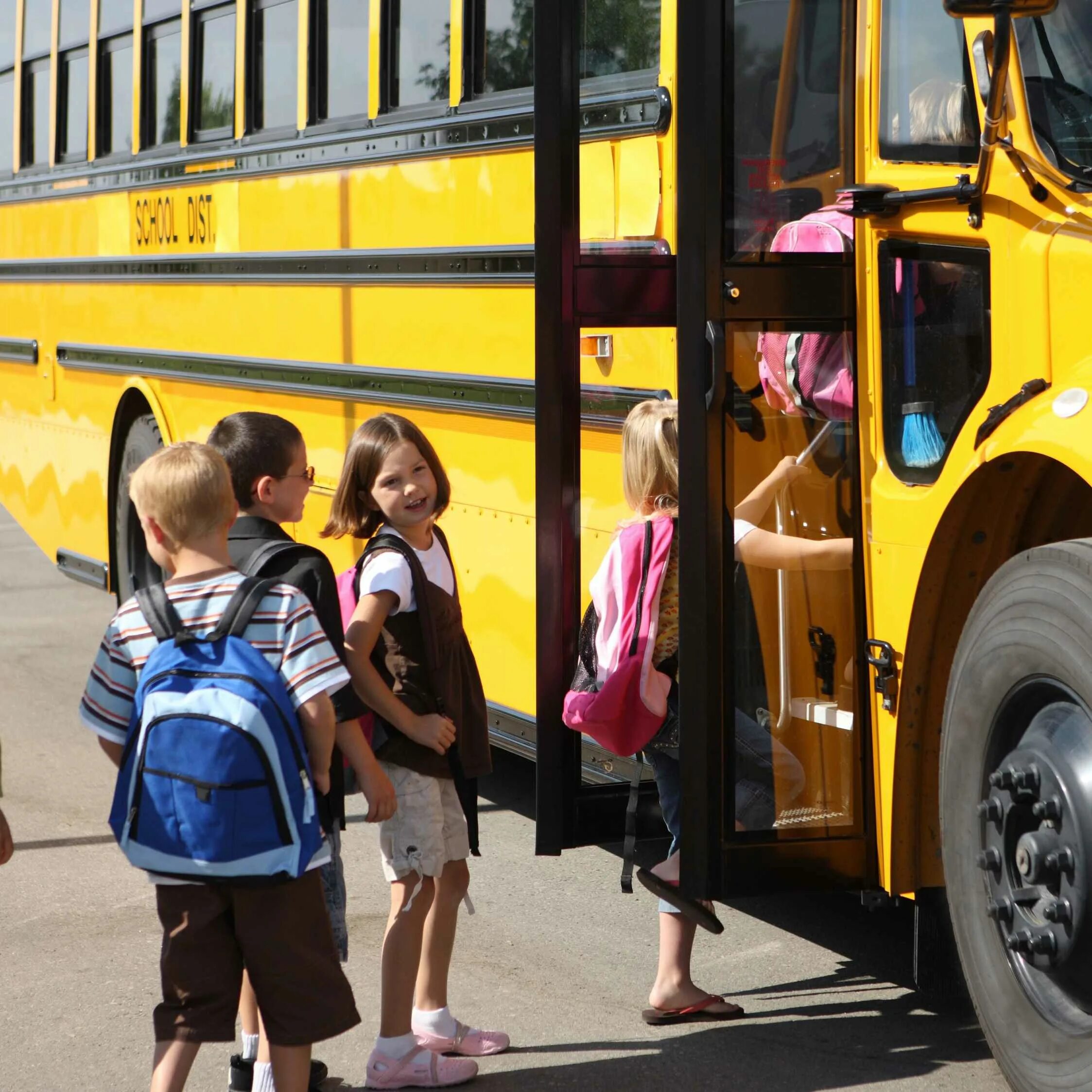 Автобус для детей. Школьный автобус дети. Автобус для экскурсий маленький. Автобус для перевозки детей. Оплата автобуса детям