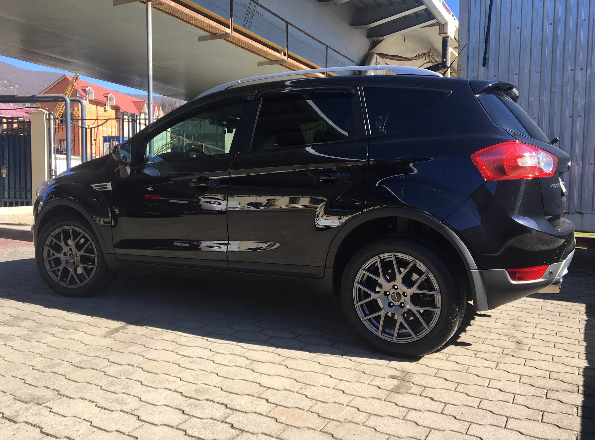 Шины форд куга 2. Ford Kuga r18. Диски Ford Kuga r17 графит. Форд Куга 2 r18. Диски r18 Ford Kuga r18 St line.