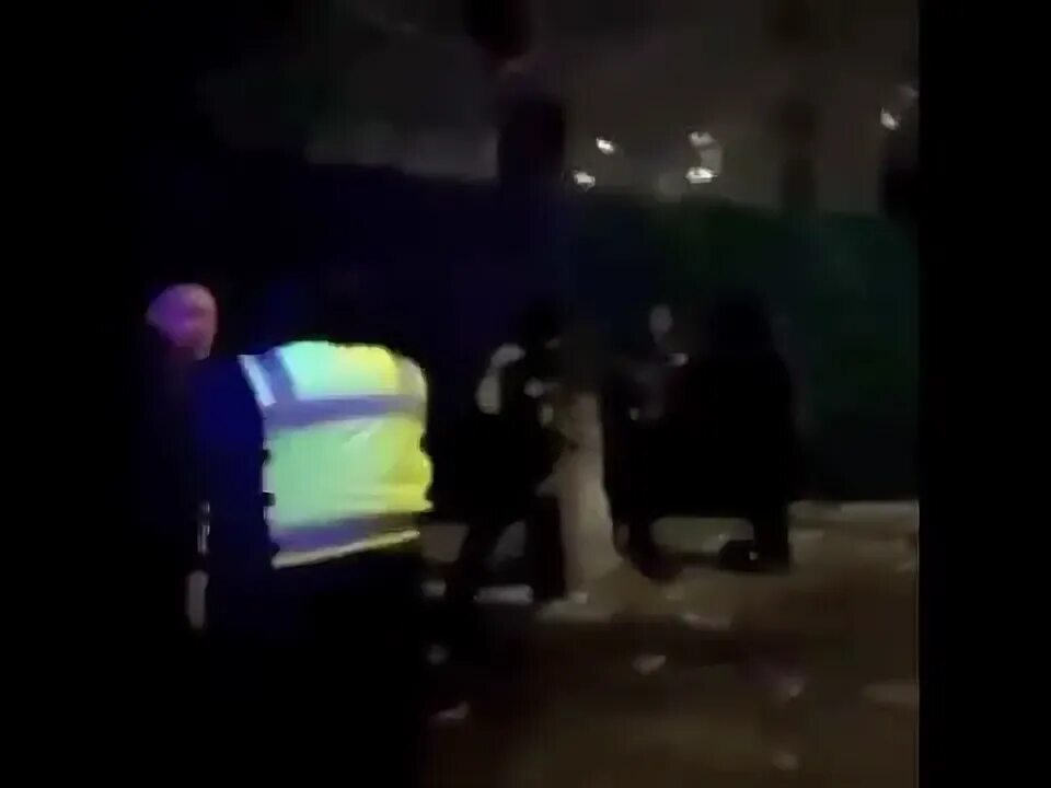 Логотип уличных драк. Подростки в торговом центре. Думская улица санкт-петербург драка. Тг драки 18. Тг драки 18.