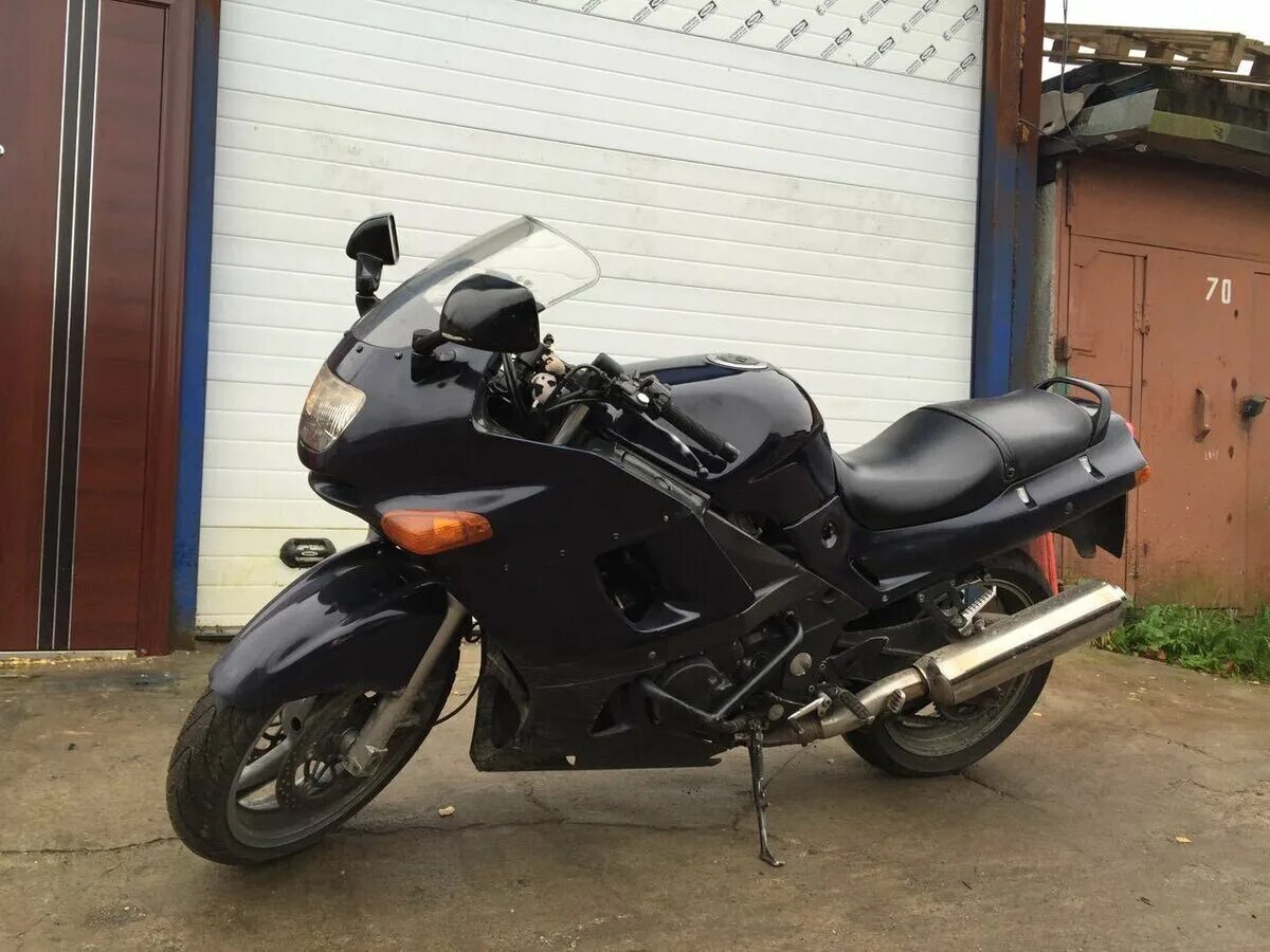 Kawasaki zzr 400 2. Kawasaki zzr 400 2. Zzr 400 2 фара головная. Кавасаки ззр 2. Kawasaki zzr 400 2 синий.