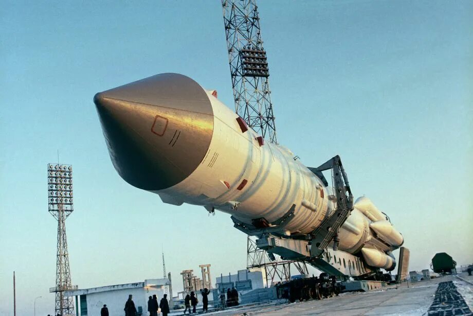 Изделие ракетно космической техники. Модуль Квант-1 станции мир. Базовый блок станции мир. Салют 2 Космическая станция. Научная орбитальная станция.