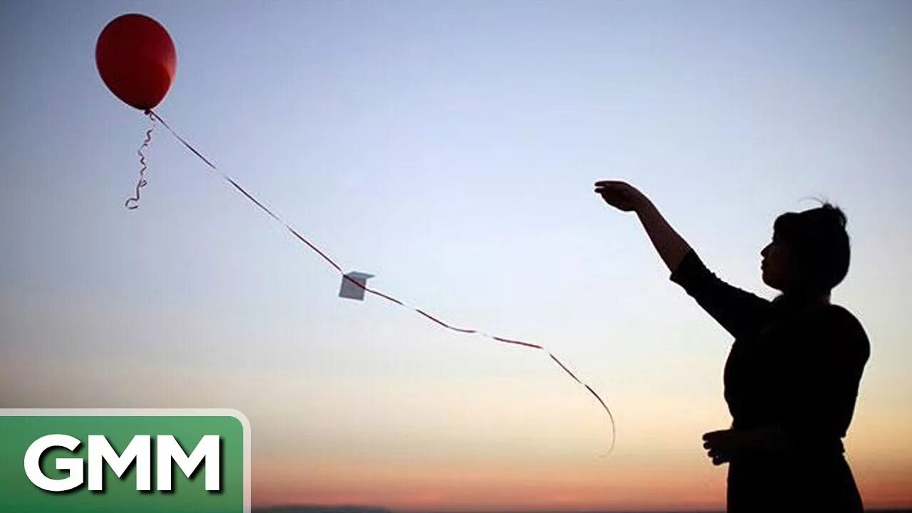 Отпустить воздушный шар. Шарики в небе. Воздушные шарики в небе. Воздушный шарик улетает. Воздушные шары в небе.