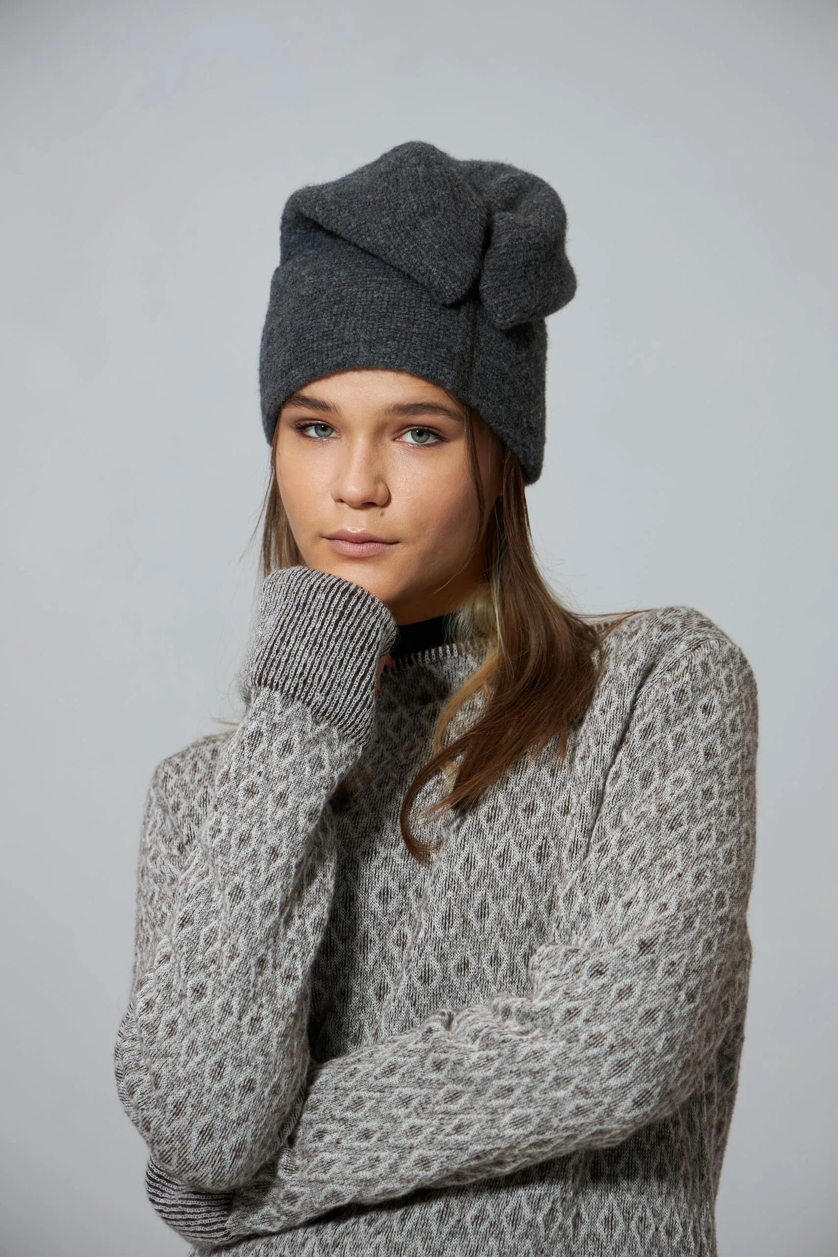 дизайнерские шапки комова жанна. комова головные уборы. головные уборы кира комова. жанна комова головные уборы 2021. жанна комова шапки.