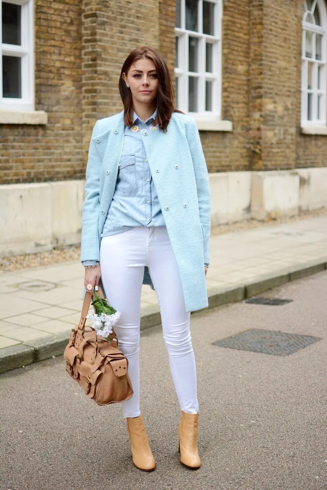 образы на весну с курткой. образы на весну с курткой. изабель марант косухи. косуха street style 2022. стильные образы.