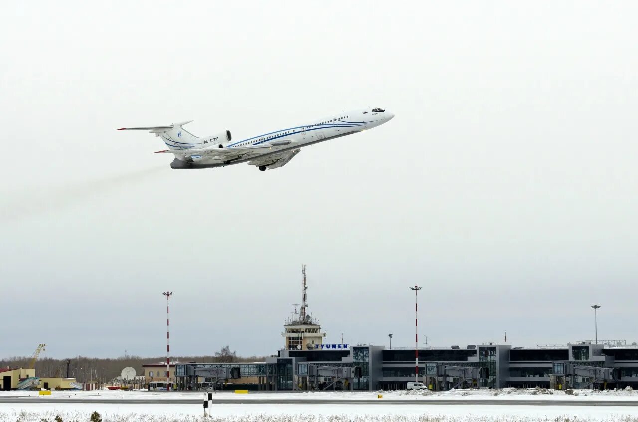 Рощино Тюмень аэродром. Рощино аэропорт ВПП. Рощино Тюмень полоса. Аэропорт Рощино 1990. Аэропорт рощино вылеты сегодня