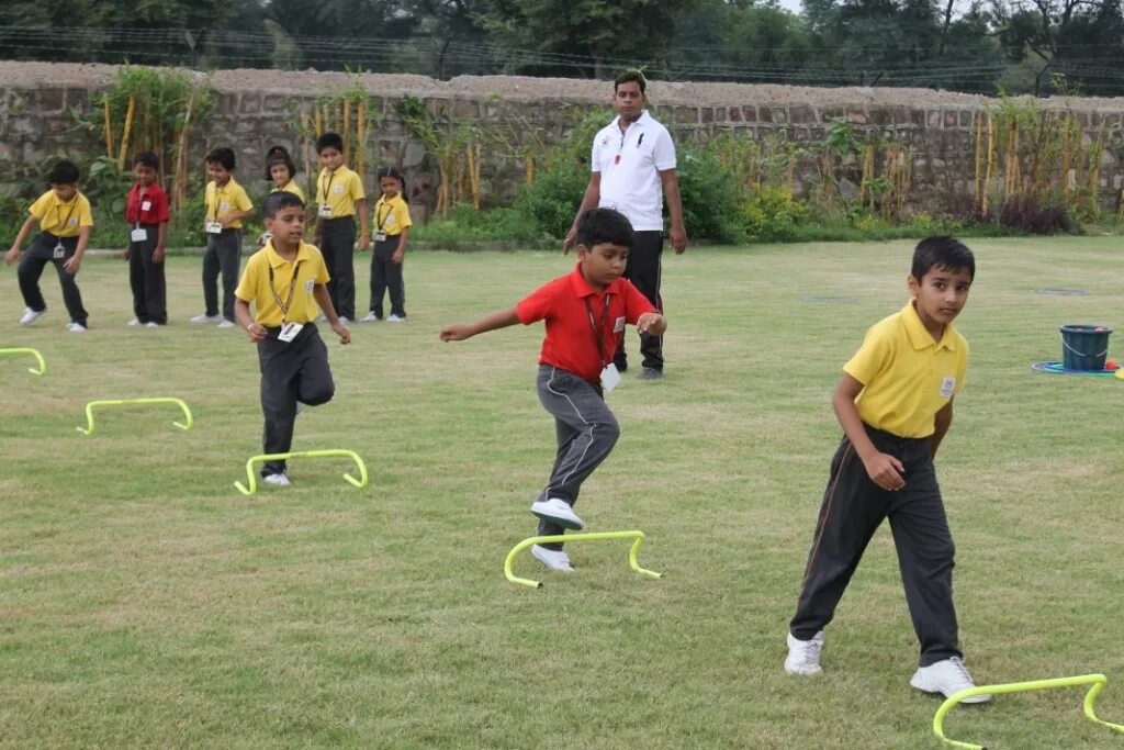 Sports facilities at school. Sports activities картинки. Спорт Фасилитис. Tisa School activities. Triple Sport activity.