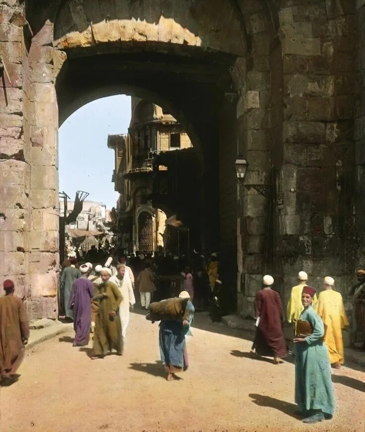 Наср каир. Ворота баб Зувейла Каир. Каир в 1910. Каир Османская Империя. Баб АН-Наср - городские ворота Каира.