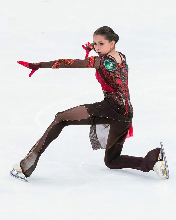 Программа валиевой болеро. Валиева камила 2025 фигурное катание. валиева камилла фигурное катание. камила валиева болеро 2025. фигурное катание камила валиева болеро.