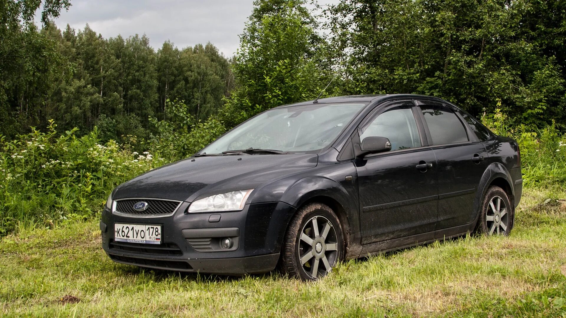 Тест форд фокус 2. Форд фокус 2 дорестайлинг седан. Ford Focus 2 дорестайлинг седан. Ford Focus 2 дорест. Ford Focus 2 дорестайл седан.