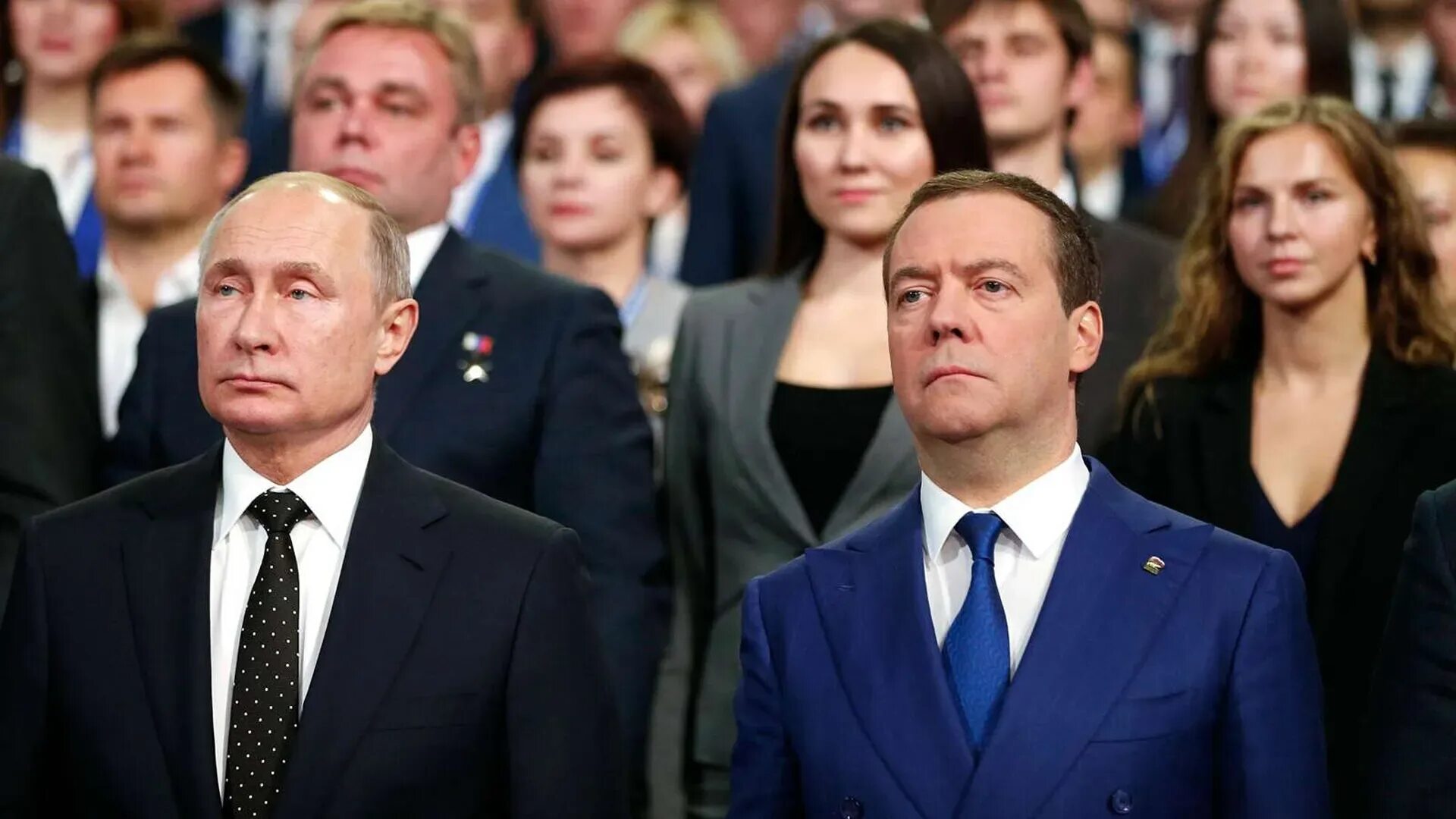 Единая Россия Медведев и пути.