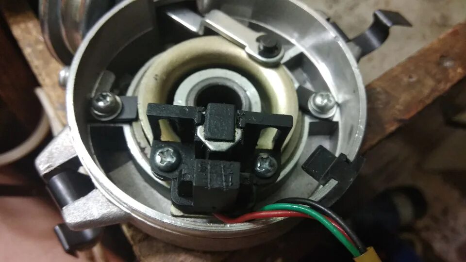 Зажигание датчик холла. Двухконтурное зажигание на ваз 2108. пластина с датчиком холла трамблер ваз 2106. датчик холла 2107 бесконтактное зажигание. двухконтурное зажигание на ваз 2107.