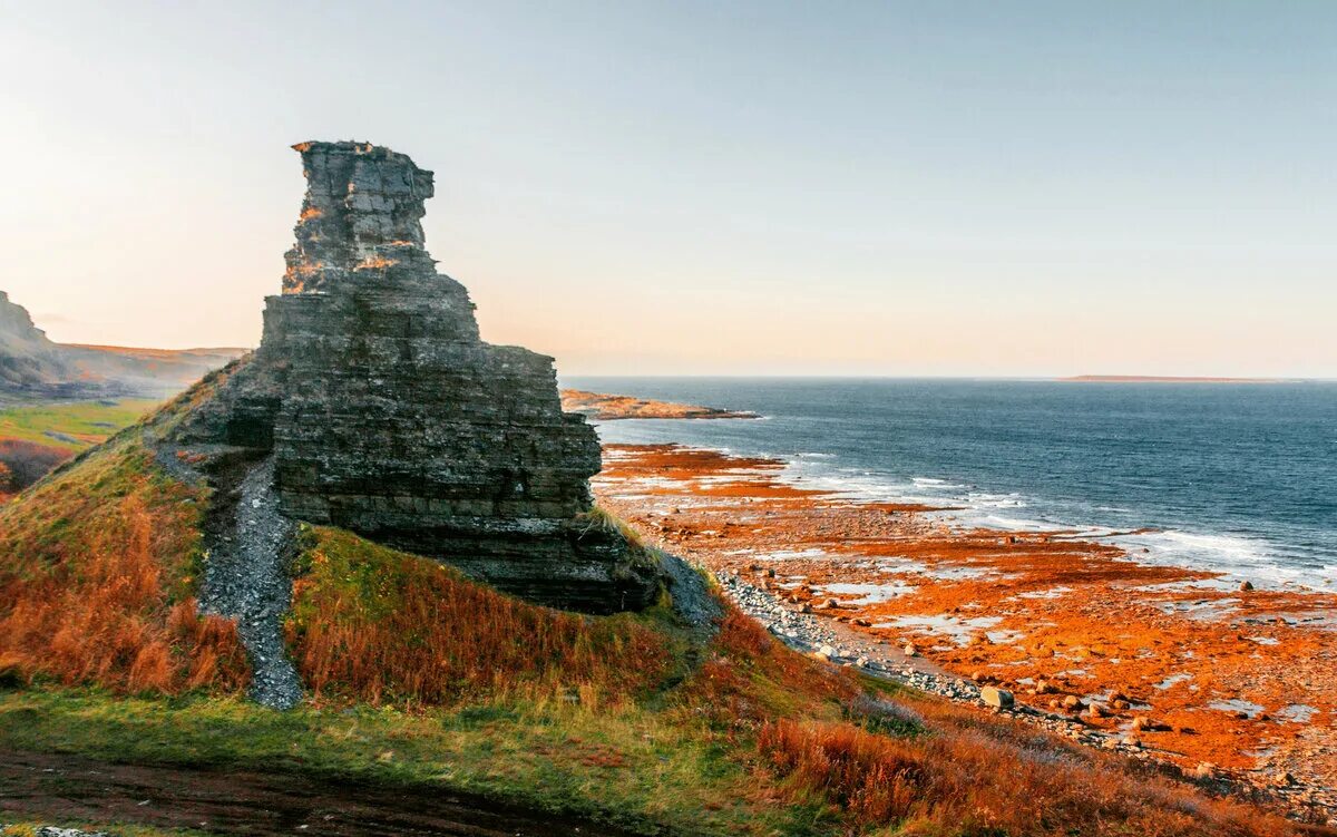 Остров рыбачий мурманская область. Мыс рыбачий кольский полуостров. Полуостров рыбачий достопримечательности. Мыс кекурский полуостров рыбачий. Полуостров рыбачий достопримечательности.