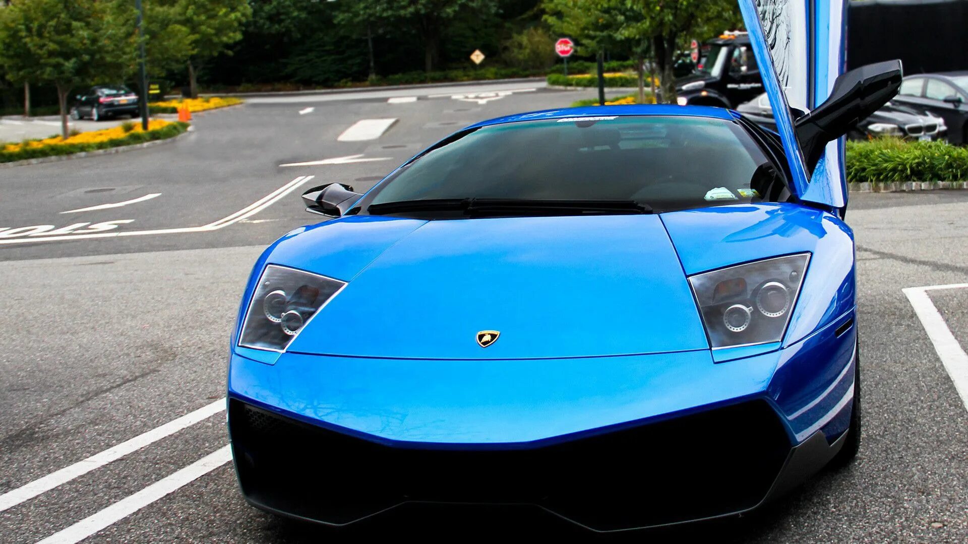 Синяя тема с машинами. Ламборджини авентадор блу. Awesome blue. Маникюр синего цвета с блестками. Awesome blue.
