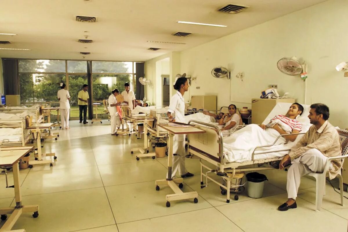 Катар медицина. Больница Фортис Индия. Индия Нью Дели Гургаон больница. Фортис клиника в Индии.
