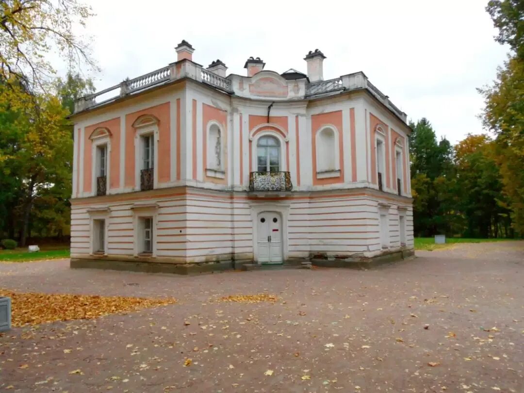 Ораниенбаум дворец петра. Дворец Петра III В Ораниенбауме. Антонио Ринальди дворец Петра 3. Дворец Петра 3 в Ломоносове Ринальди. Антонио Ринальди дворец Петра 3 в Ораниенбауме.