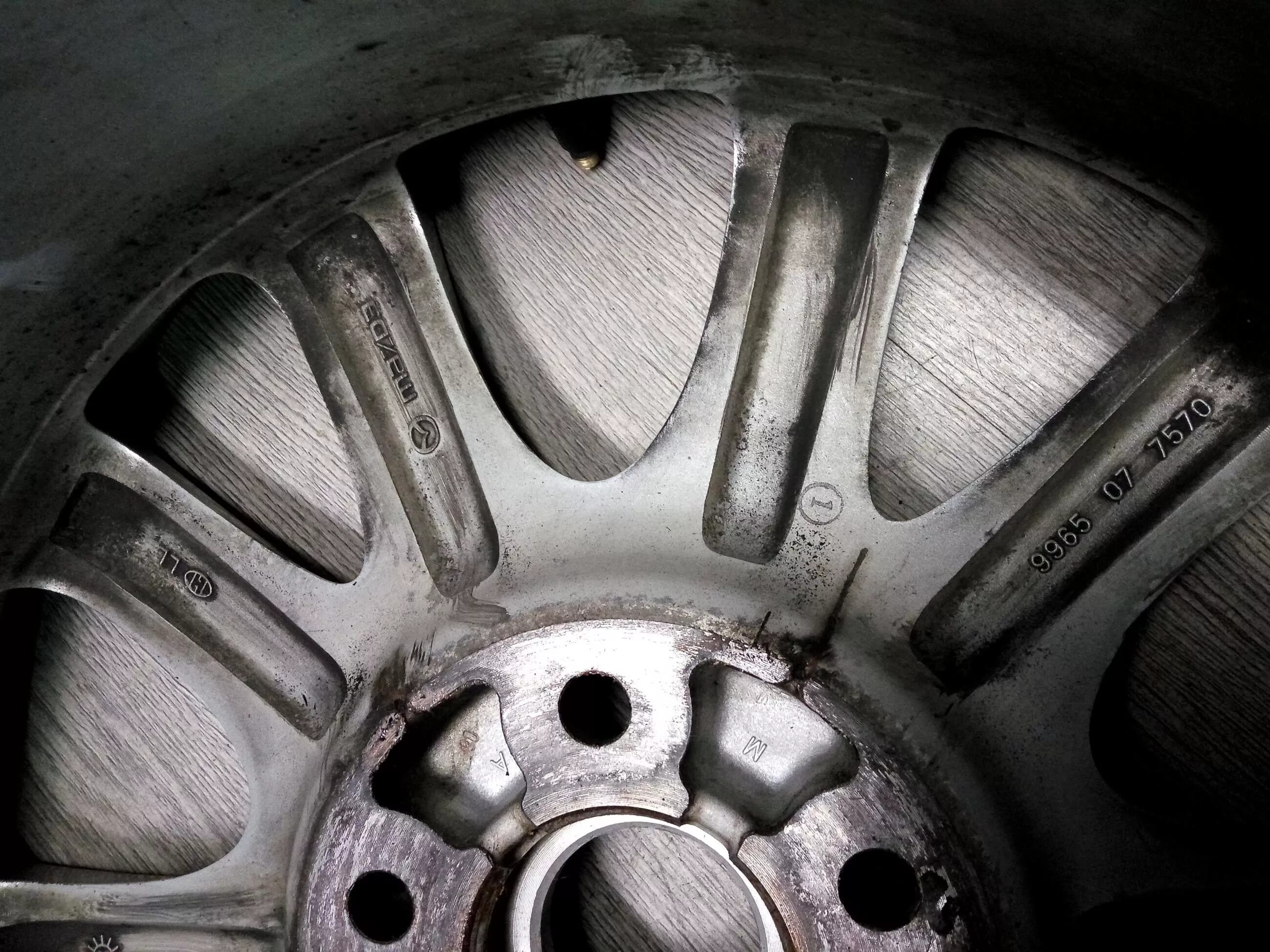 40300ar085. Кованые диски изнутри. Маркировка оригинальных дисков. Sport edition porsche cayenne r21. Маркировка литых дисков мазда.