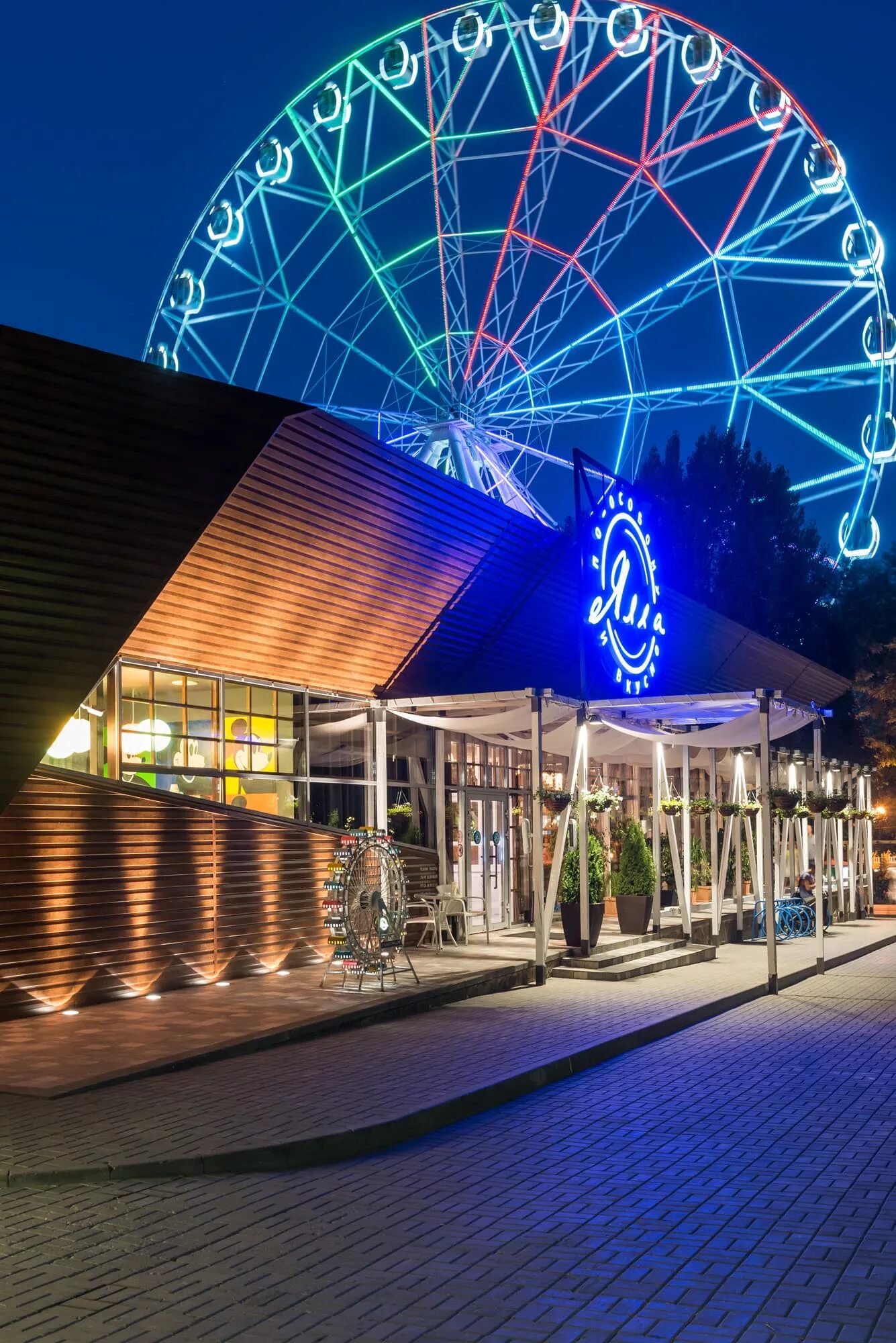 Ялла ростов. Ялла ростов. Ростов-на-дону театральная площадь 3 ялла. Ялла веранда ростов-на-дону. Ялла ресторан ростов.