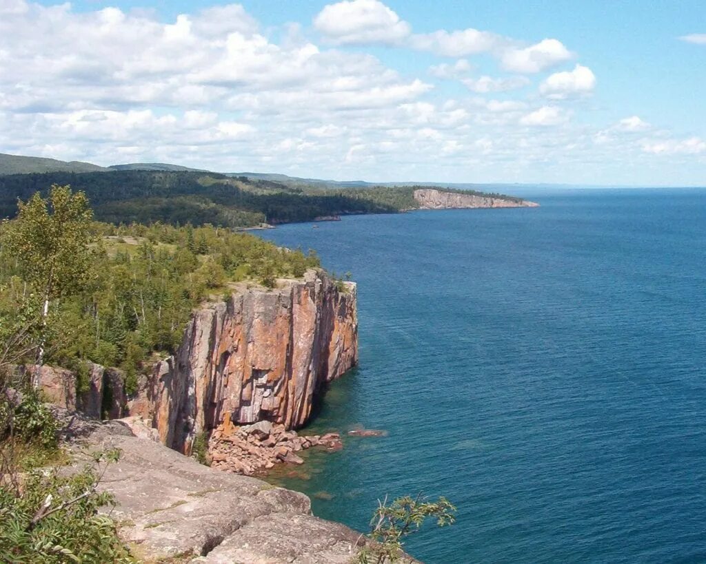 Какая глубина озера верхнее. Верхнее (Lake Superior) — озеро. Озеро Супериор США. Озеро верхнее Северная Америка. Миннесота озеро верхнее.