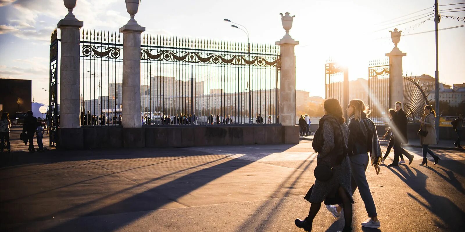 Парк горького прогулка. Парк Горького Москва прогулки. Парк Горького гулять Москва.