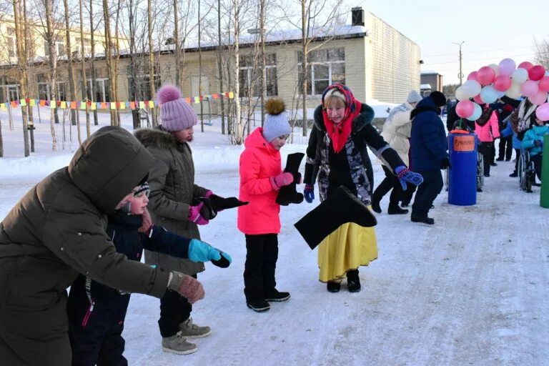 Забавы на Масленицу. Забавы на Масленицу для детей. Интернат для детей. Массовые гуляния на Масленицу. Масленица в интернате