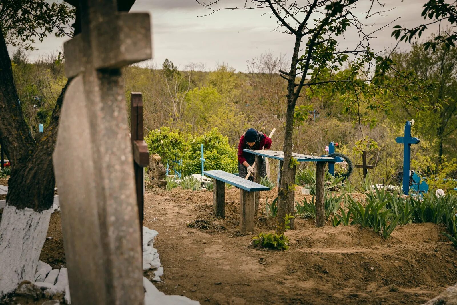 Можно убираться на кладбище в родительскую субботу. Фотосессия на кладбище. Радоница в Ставропольском крае в 2022 году. Радоница на Кубани в 2023 году. ТАРАКЛИЙЦЫ фото.