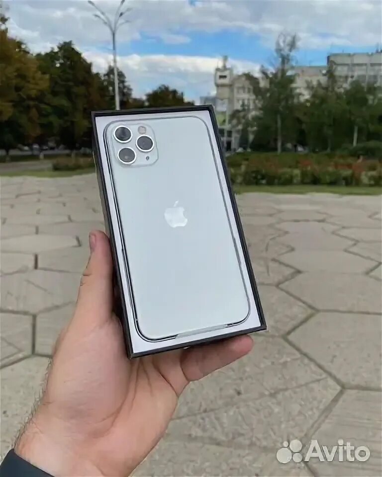 Iphone 15 pro 256gb спб. Iphone 11 Pro Max 256gb. Iphone 11 Pro 256gb Silver. Айфон 11про Max белый. Iphone 11 Pro Max White.