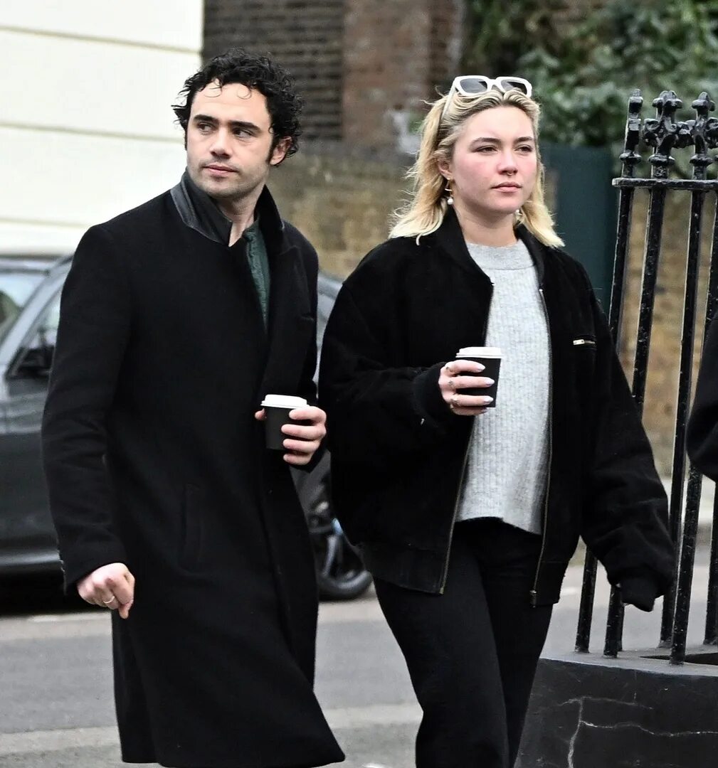 Моллюска большая дмитровка ресторан. Her brother in london. Her brother in london. Влюбленные в лондоне. Пара в лондоне.
