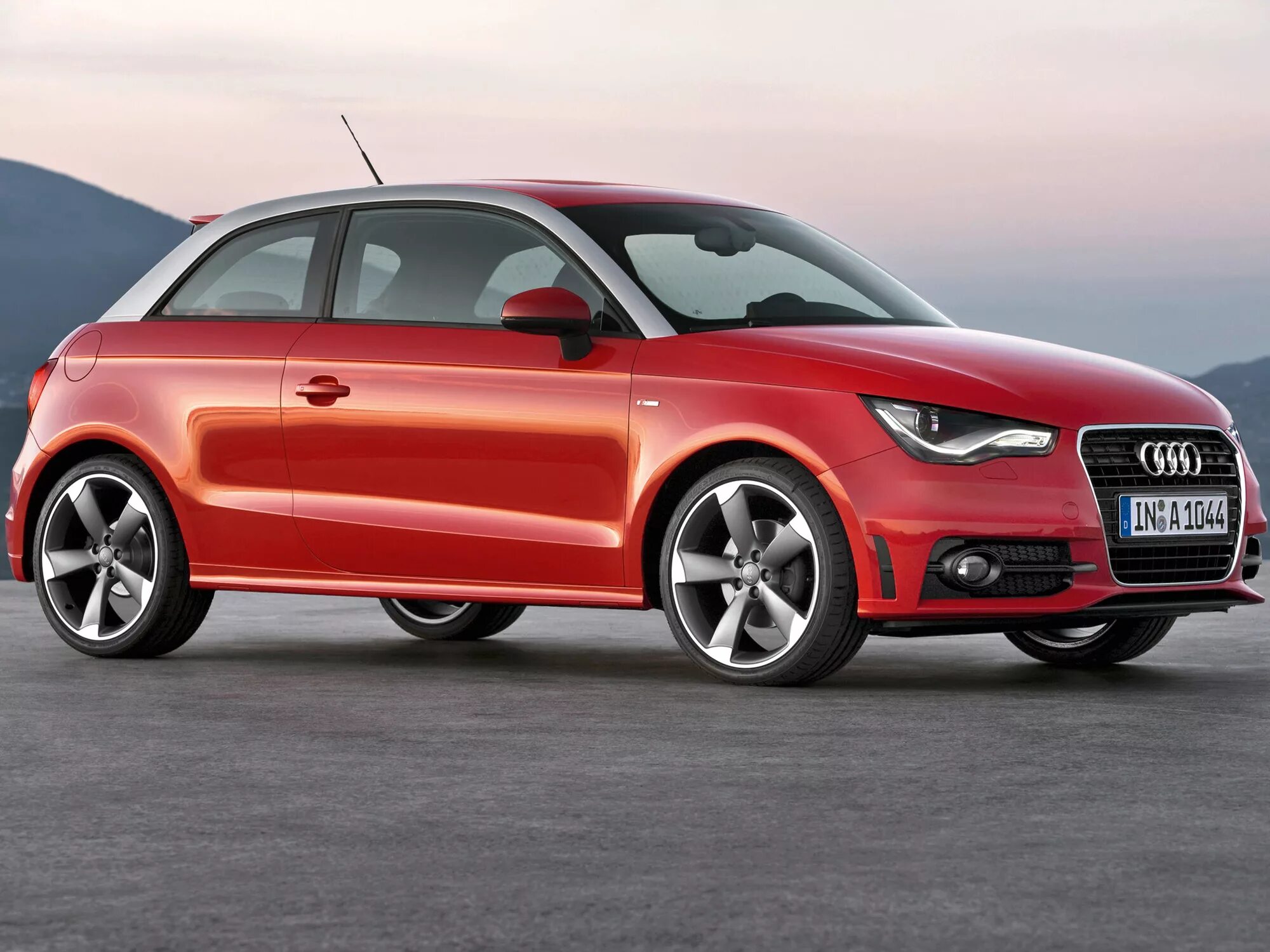 A1 pictures. Ауди а1 хэтчбек. Audi a1 2011. Ауди а1 2015. Ауди а1 четырехдверная.