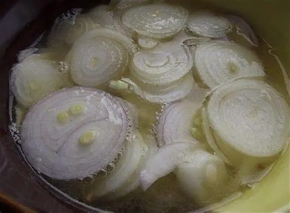 Красный лук кольца. Лук репчатый вареный. Сваренный лук. Лук репчатый вареный. Вареная луковица.
