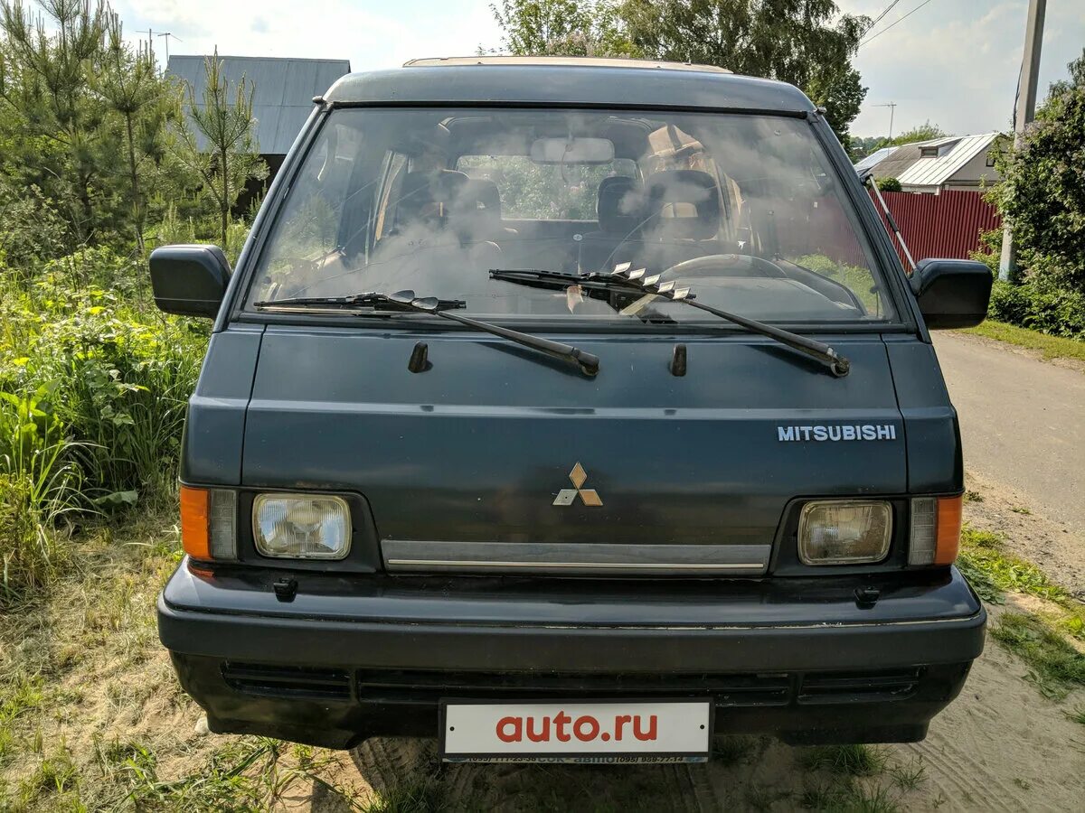 Митсубиси 1990. Mitsubishi Delica 1990. Митсубиси Delica 1990. Митсубиси минивэн 1990. Митсубиси микроавтобус 1994.