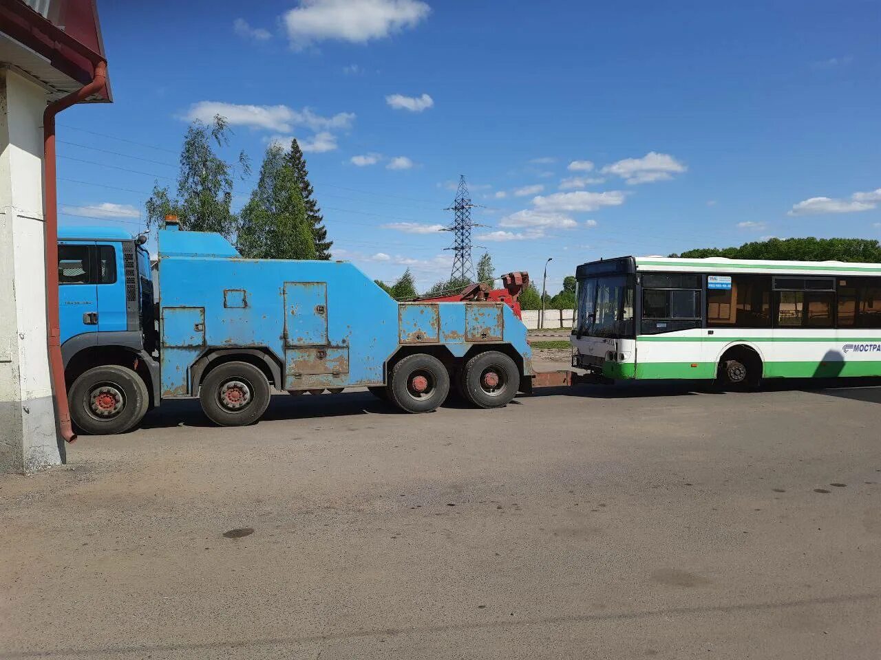 Новости мострансавто. Утилизация автобусов. ЛИАЗ. Утилизированные автобусы. Мострансавто.