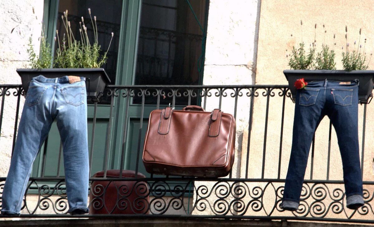 Смешной креатив. Что бы это значило. Горячие туалеты. Меня заблокировали. Значить.