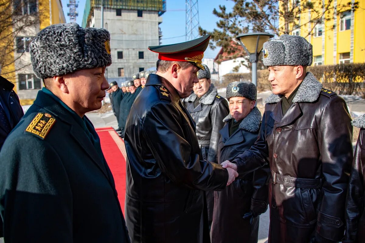 Приезд начальника. Начальник штаба. Герасимов прибыл. Начальник Генштаба Узбекистана прибыл в Беларусь. Начальник штаба части 41 600.