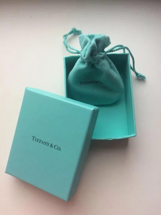 Коробка тиффани. Коробочка Tiffany. Коробка от Тиффани. Тиффани коробка для кольца.