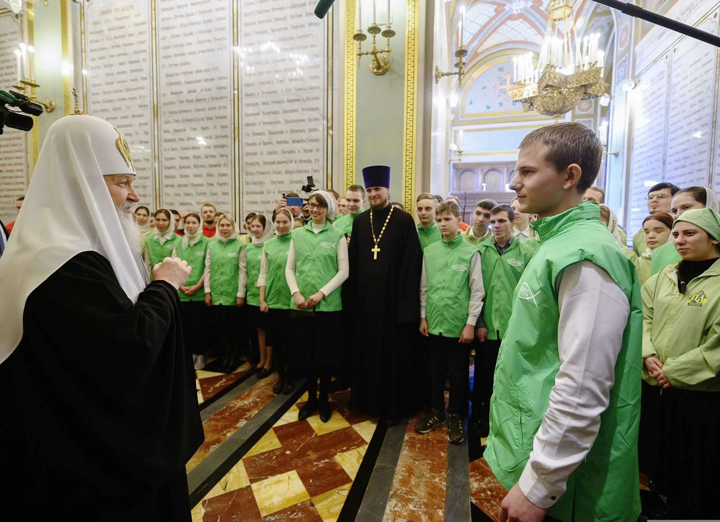 Патриарх в ауле. Православные добровольцы Ивановской митрополии. Волонтеры Патриарха. Добровольцы русской православной церкви. Волонтеры РПЦ.