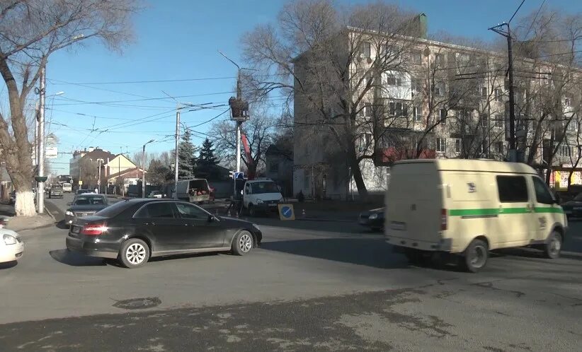 Светофор на Знаменку в Черкесске. Серпухов установили светофор Московское шоссе ул новая. ЧП Серпухов установили светофор Московское шоссе ул новая. Светофор черкесск