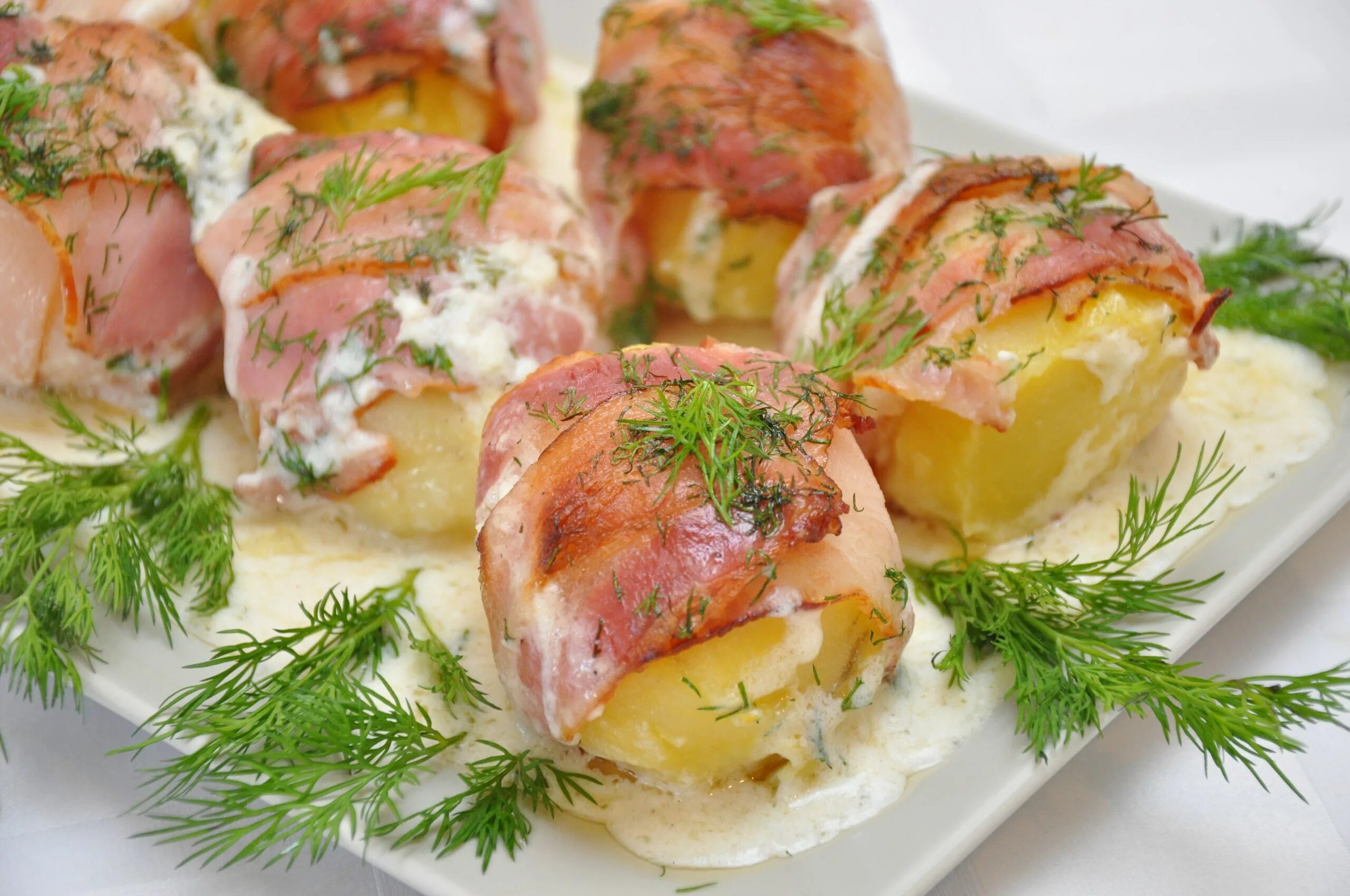 Картофель в беконе и сметане
