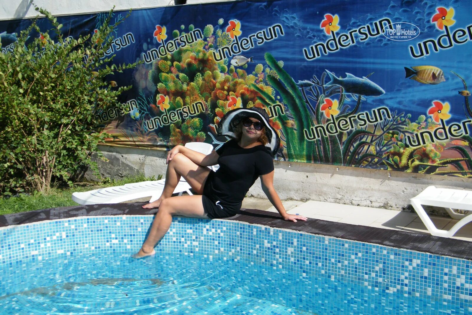 Гостиница торнадо ейск бассейн. Гостиничный комплекс торнадо туапсе. Отели в ейске с бассейном 2020. Отель классик ош. Гостиничном комплексе «торнадо» в п.