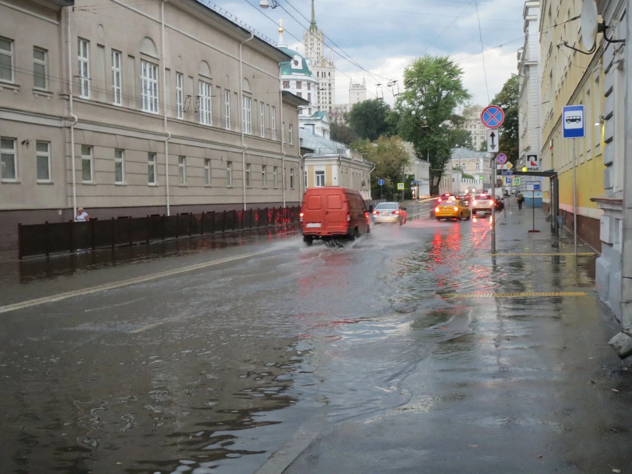 Наводнение в Москве 15 07 2021. Ливень в Москве. Проливные дожди в Москве. Дождь в Москве.