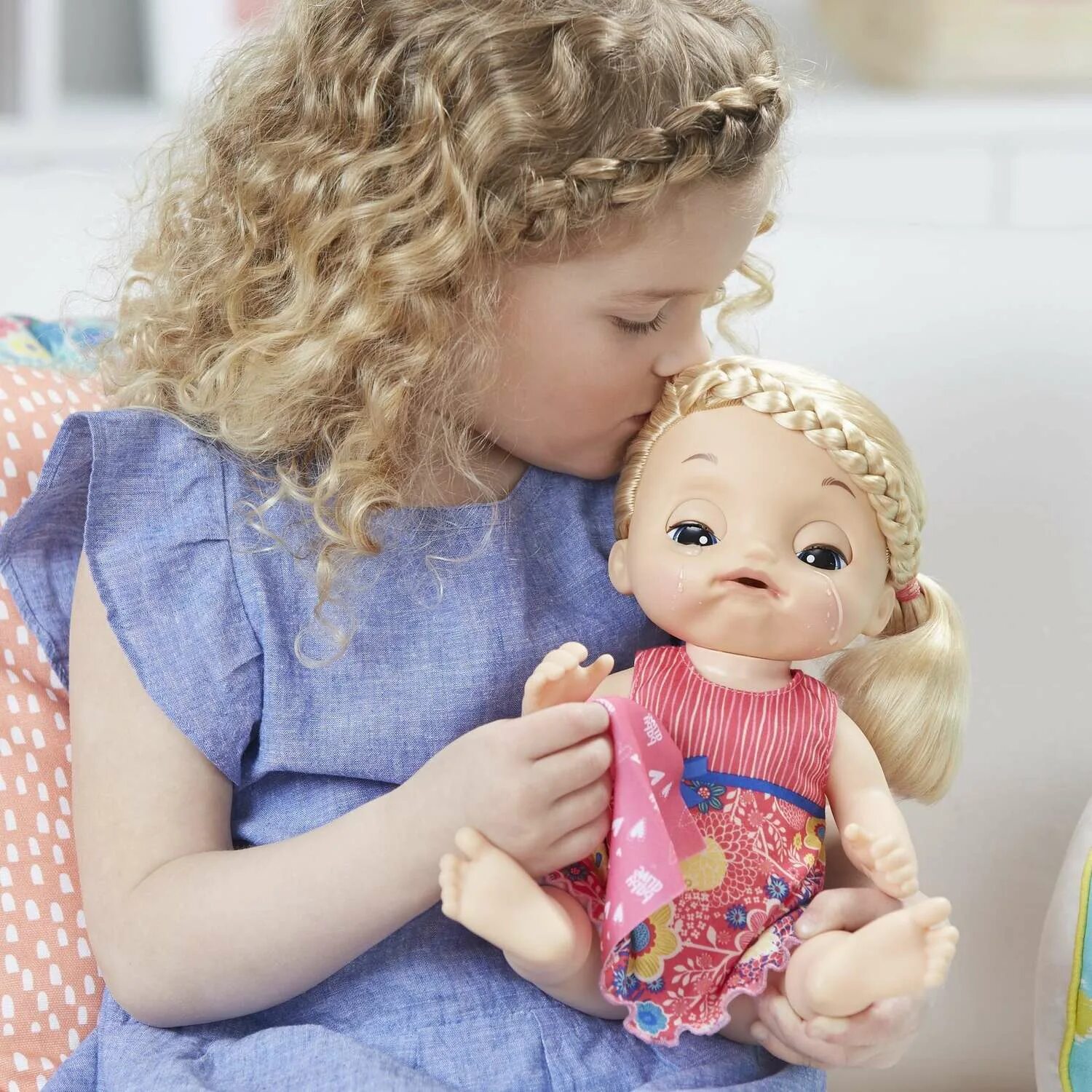 Кукла давай играть. Куклы беби элайв. кукла беби элайв малютка. hasbro baby alive малышка. baby alive sweet tears baby doll.