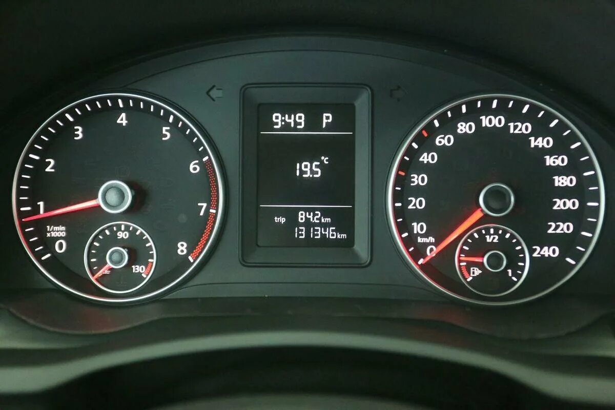Vw jetta 5 объем бака. Джетта 2008 салон. Фольксваген джетта 2013. Объем бака фольксваген джетта объем. Датчик топливного бака на vw tiguan.