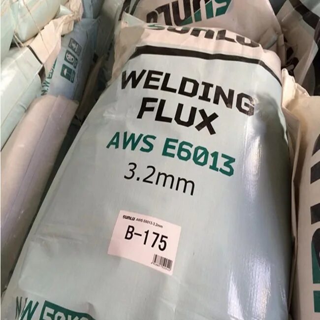 Сварщик на полуавтомат. Сварщик аргон. Welding fluxes. Fcaw сварка. Flux welding.
