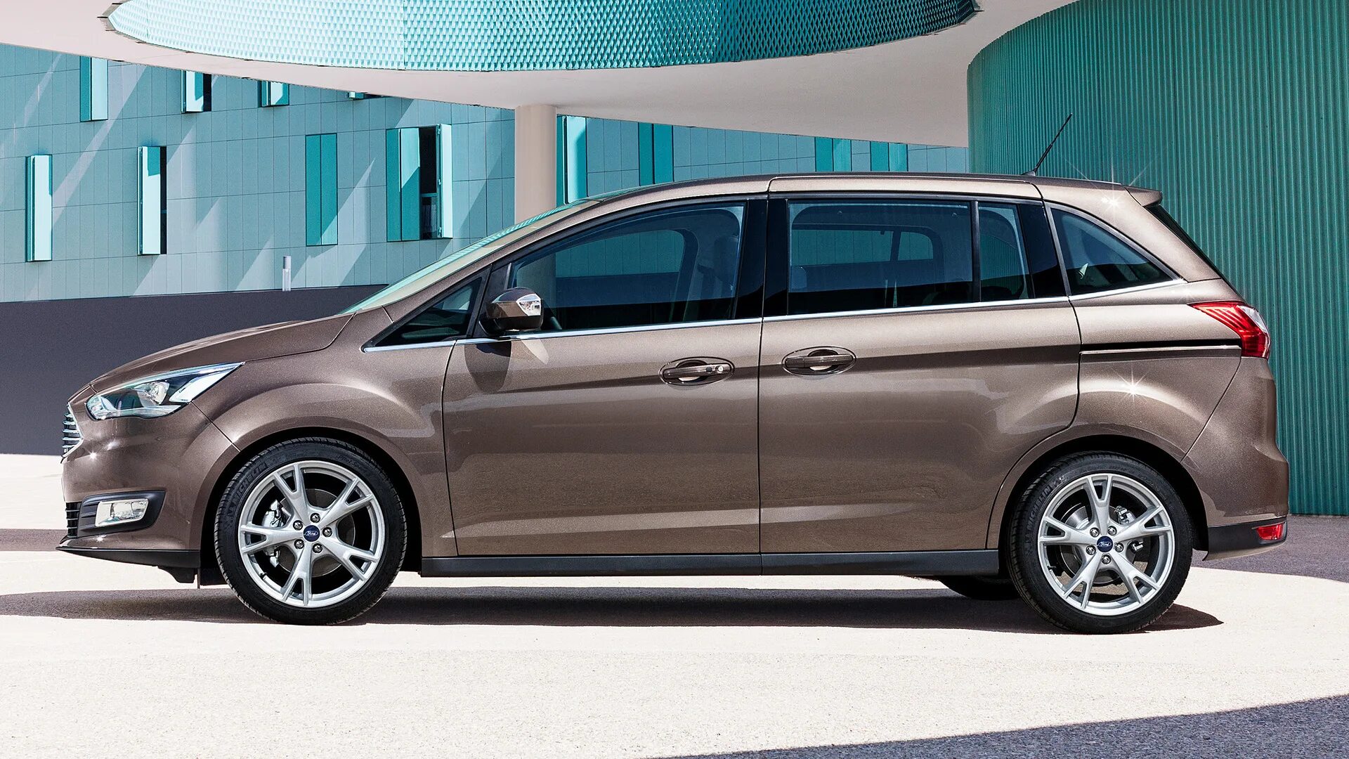 Компактвэн на вторичном рынке. Ford Grand c-Max. Форд c Max 2015. Ford Grand c-Max 2020. Ford Grand s Max.