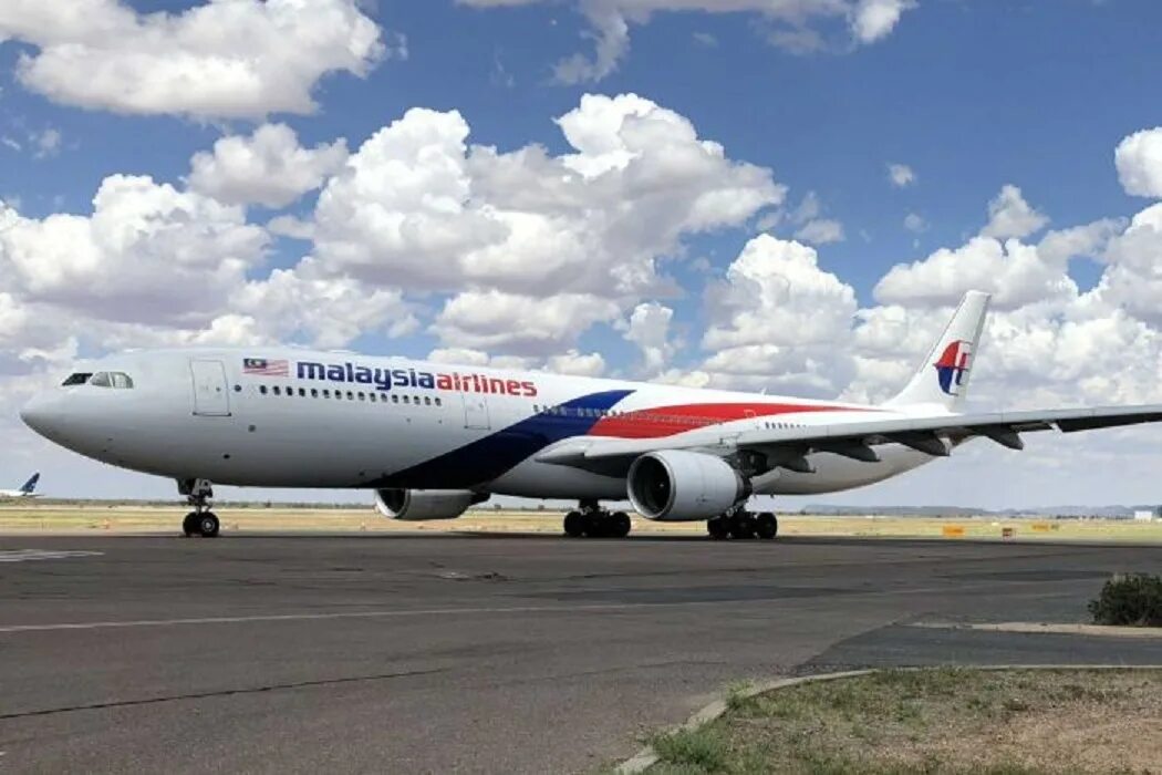 Авиакомпания Malaysia Airlines. Malaysia Airlines a330-200. Самолет малазийские авиалинии.