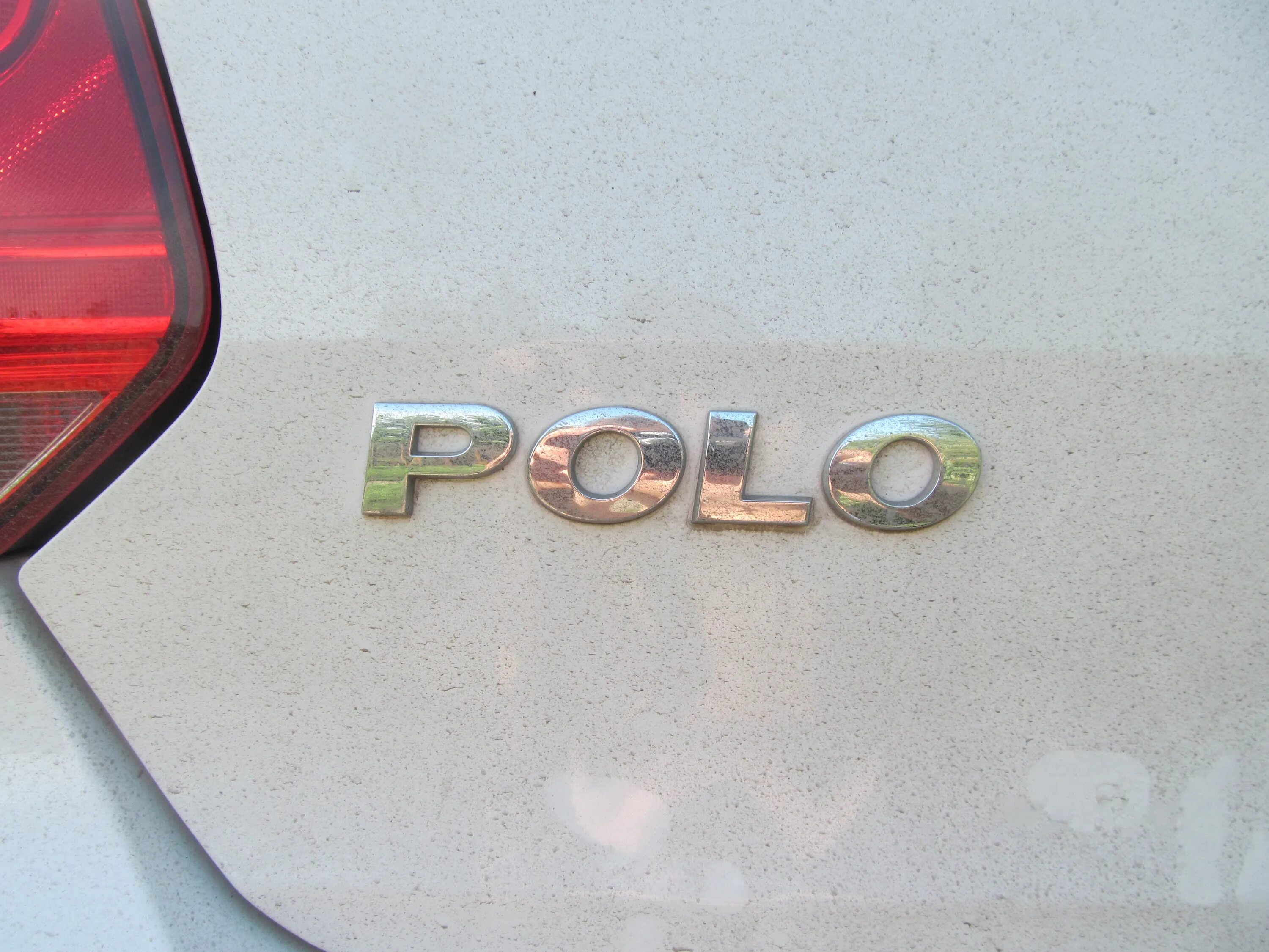 Надпись поло на крышке багажника. Надпись polo логотип. Vw polo logo. Эмблема поло седан передняя артикул. Шильдик gt на поло.