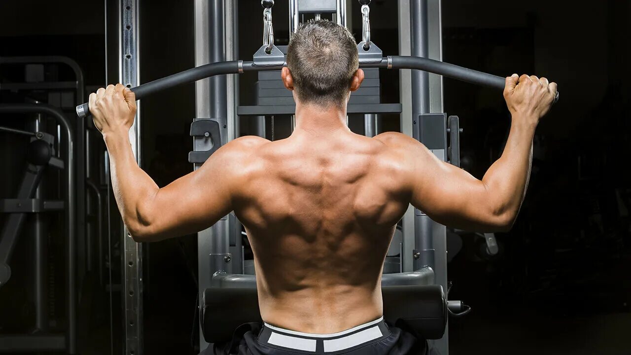 Lat Pulldown верхний блок. Тренировка спины. Тренировка спины в зале. 5 силовых упражнений